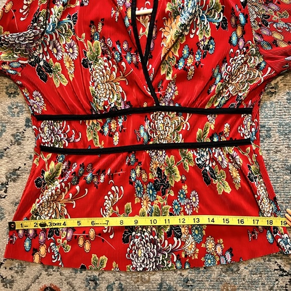 Vintage Floral Crinkle V-Neck Asian Print Top - Picture 9 of 14